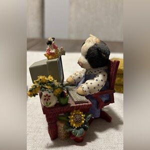 Mary Moo  Moo Figurine “moo got mail” circa 2000